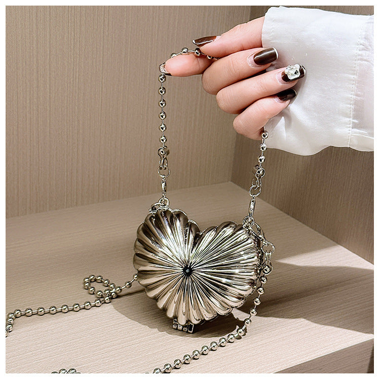 Eboo Luxury Heart Shell Metal Clutch Bag for Women – Elegant Party Crossbody Purse with Chain Strap