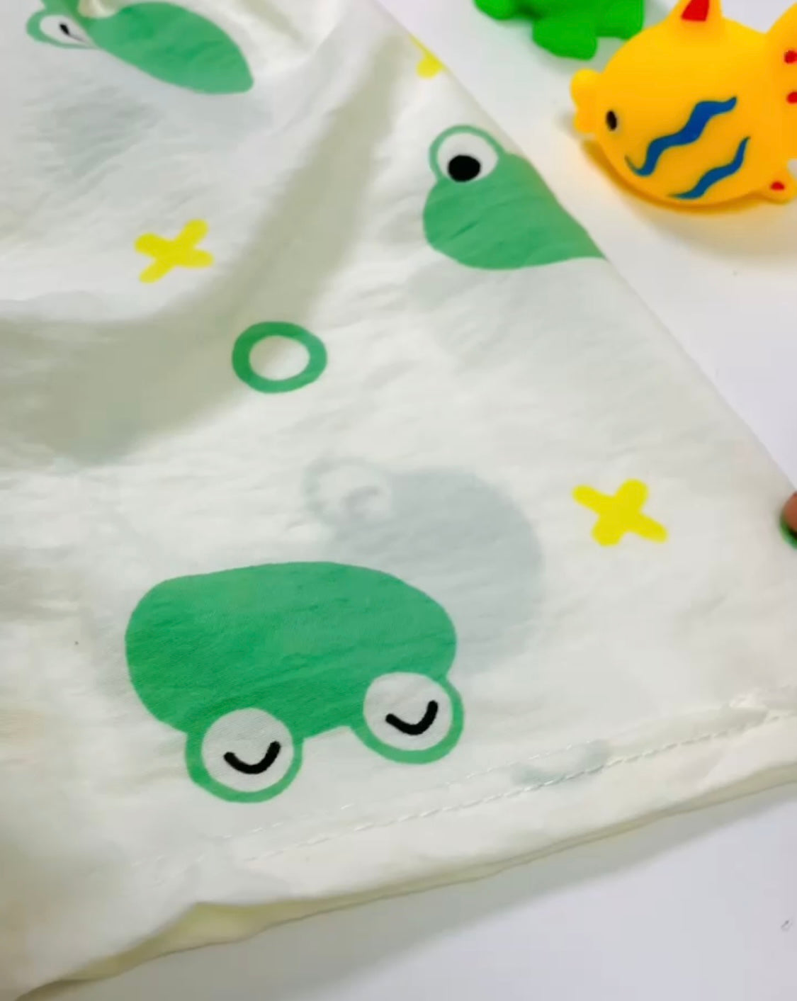Eboo Cute Frog Printed Short Sleeve Sleepwear and Shorts 2Pcs Outfit Clothes