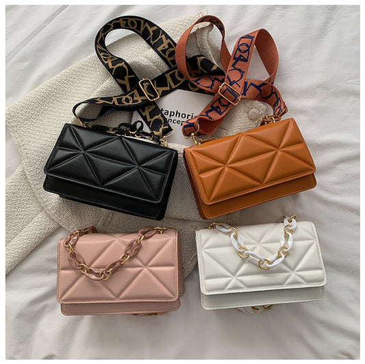 Elegant Embossed Chain Shoulder Bag – Small Square Flap Crossbody for Casual & Travel Use