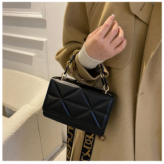 Elegant Embossed Chain Shoulder Bag – Small Square Flap Crossbody for Casual & Travel Use