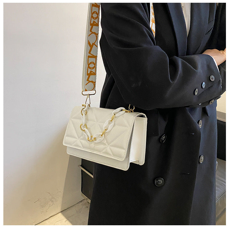 Elegant Embossed Chain Shoulder Bag – Small Square Flap Crossbody for Casual & Travel Use