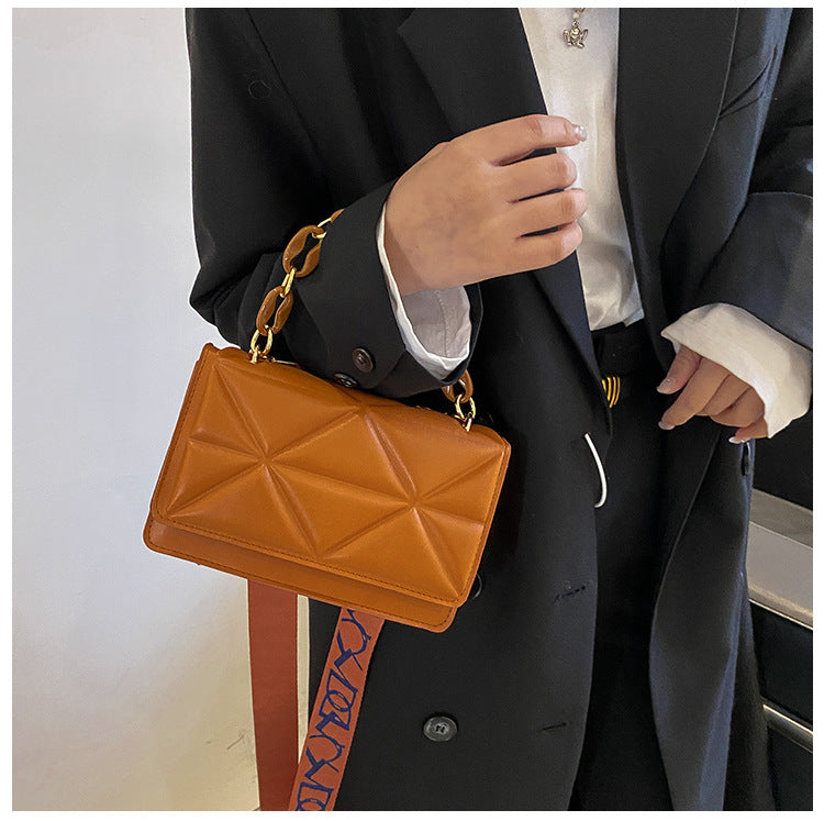 Elegant Embossed Chain Shoulder Bag – Small Square Flap Crossbody for Casual & Travel Use