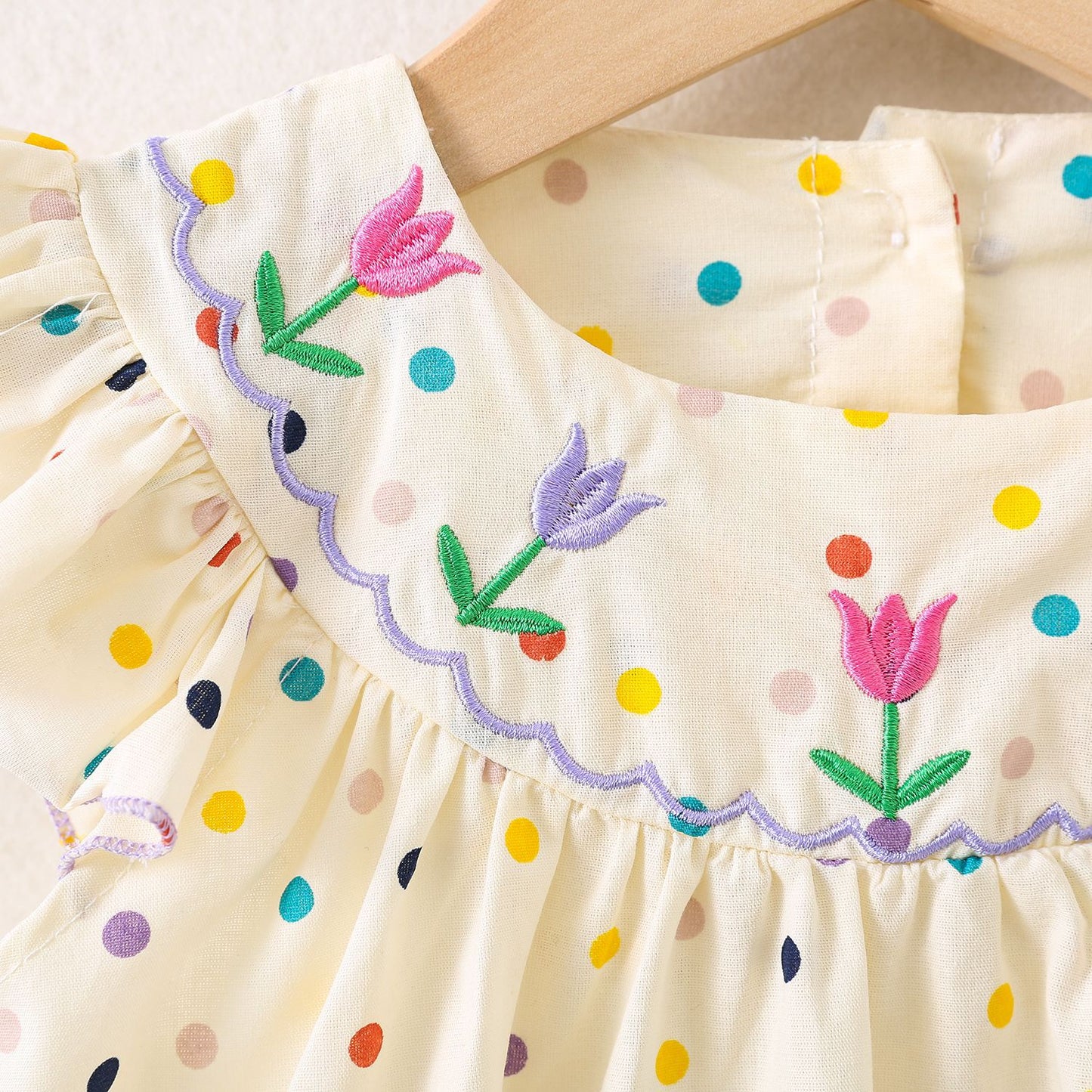 Eboo children's clothing, girls' round-neck flower positioning embroidered dress